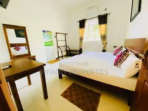 (AF827) 05 Bed Bath Hotel Sale At Kataragama