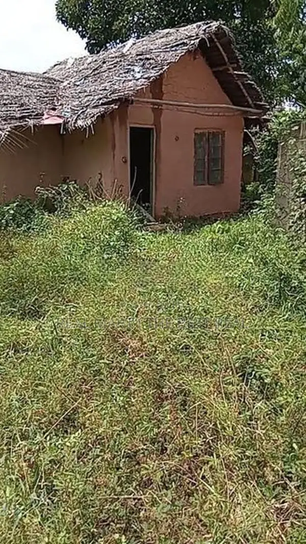 GALLE : 180 Perches Ayurvedic Hospital for Sale in Induruwa