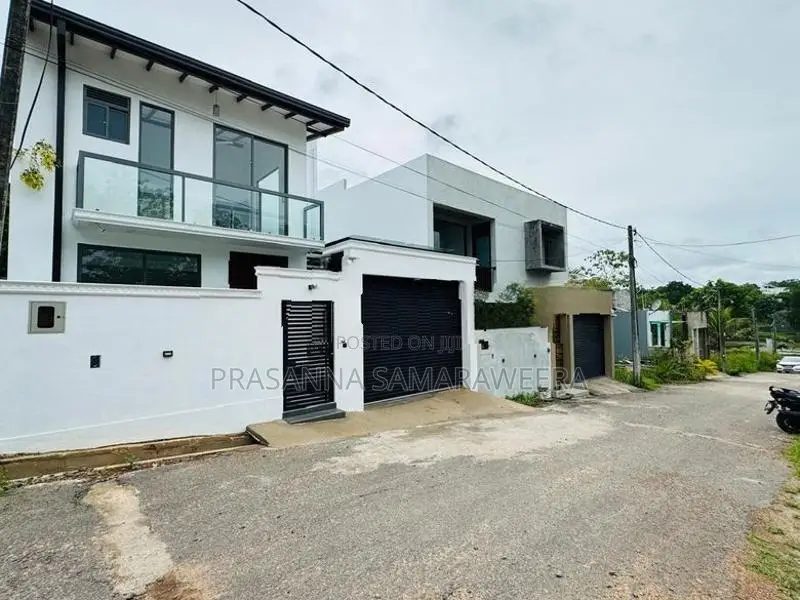 Spacious House Sale in piliyandalan near city