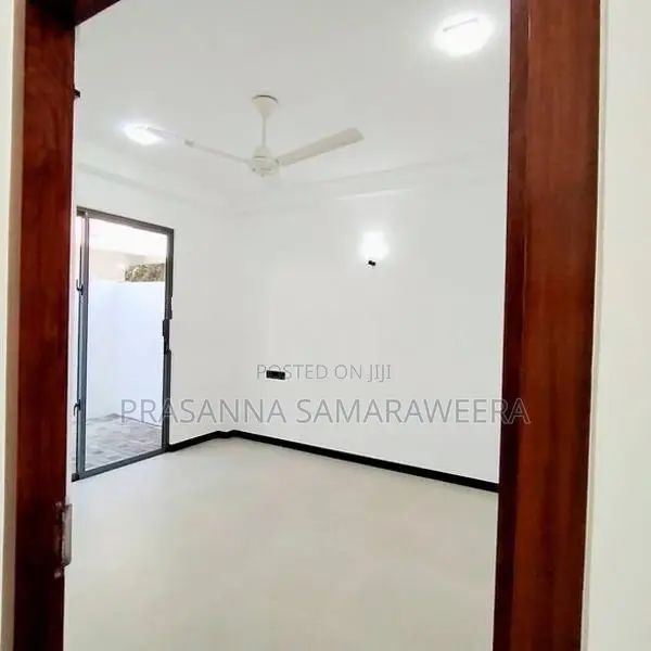 Spacious House Sale in piliyandalan near city