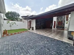 10P property for sale in athurugiriya