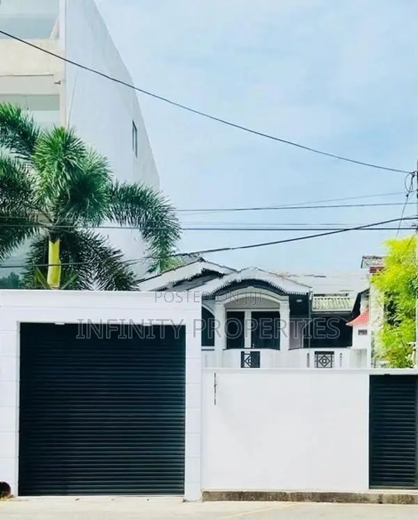 (AF856) Commercial Building With 2 Houses Sale At Boralesgamuwa