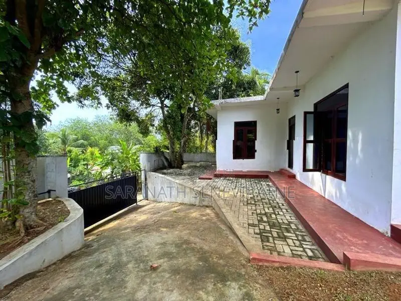 House in Ragama Boys Town With 1st Floor Slab