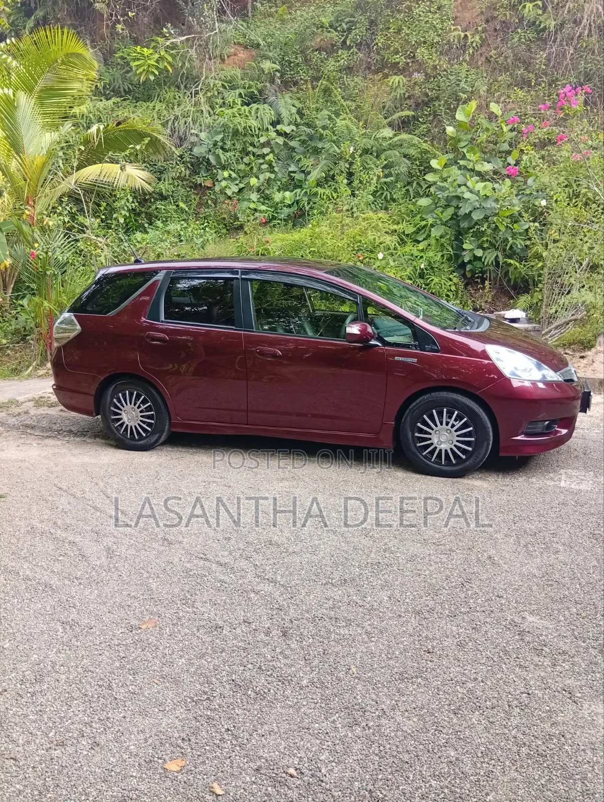 Honda Fit Shuttle 2013