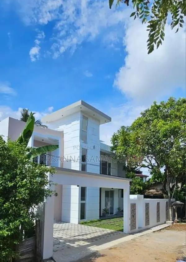 Modern brand new house at close to main bus road