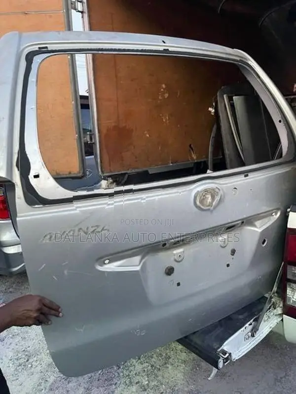 Toyota Avanza Dickey Panel