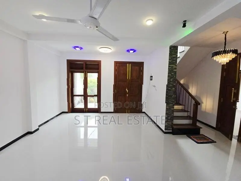 Newly Build Luxury 3 Story House For Sale In Kahathuduwa