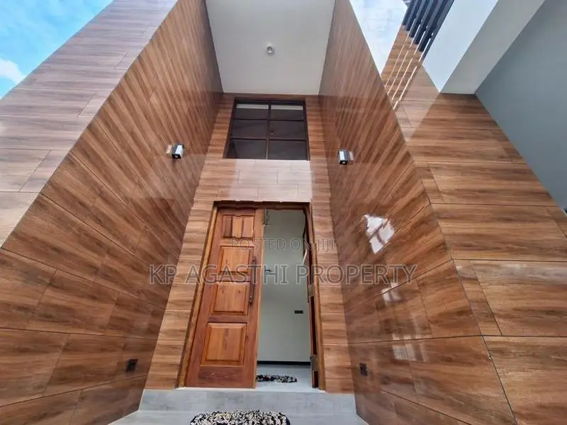 3st brand new luxury house for sale in Battaramulla