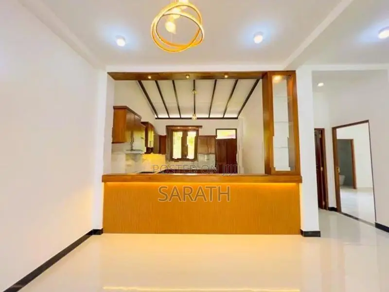 සුපිරි නිවසක් අතුරුගිරියෙන්
