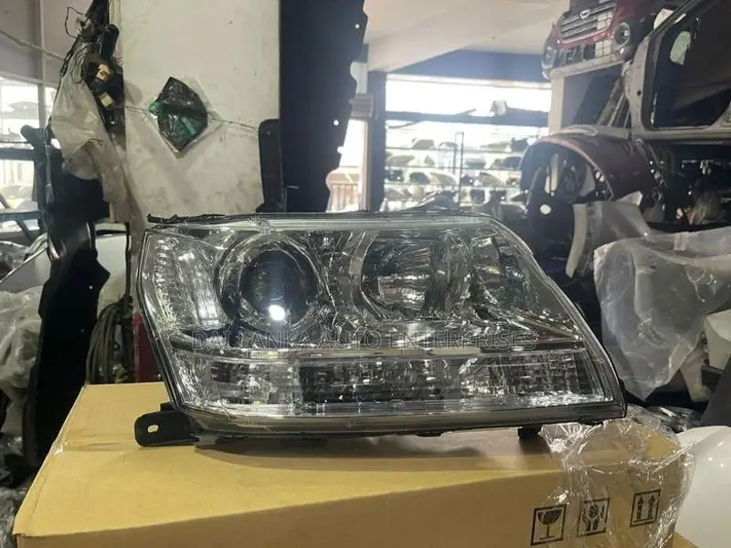 Suzuki Grand Vitara headlight