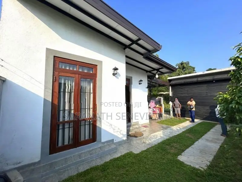 Brand-New Condition House For Sale in Homagama Meegoda Artigala Rd