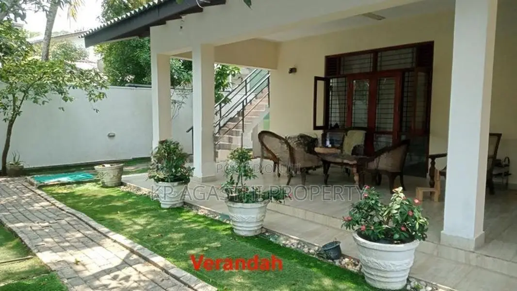 Boralesgamuwa Town 15 P House for Sale