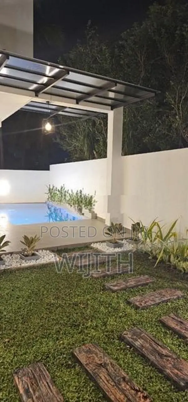 SUPAR BRAND NEW THREE STOREY HOUSE FOR SALE IN PILIYANDALA