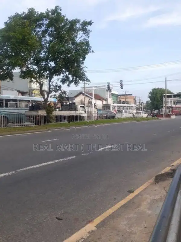 MORATUWA : (9.20P) 4 STORIES COMMERCIAL BUILDING FOR SALE