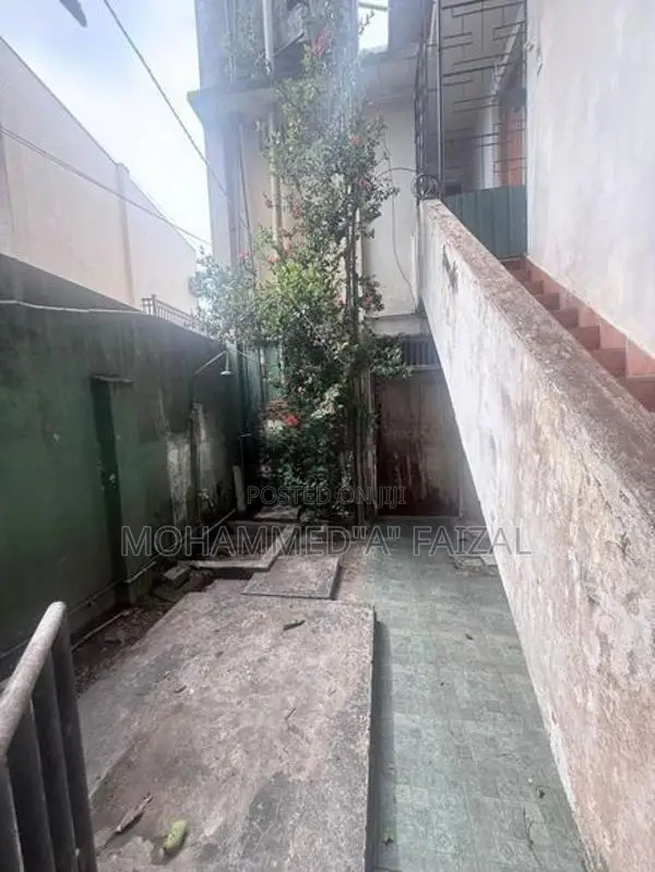 House for Sale in Saranankara Place Road Dehiwala