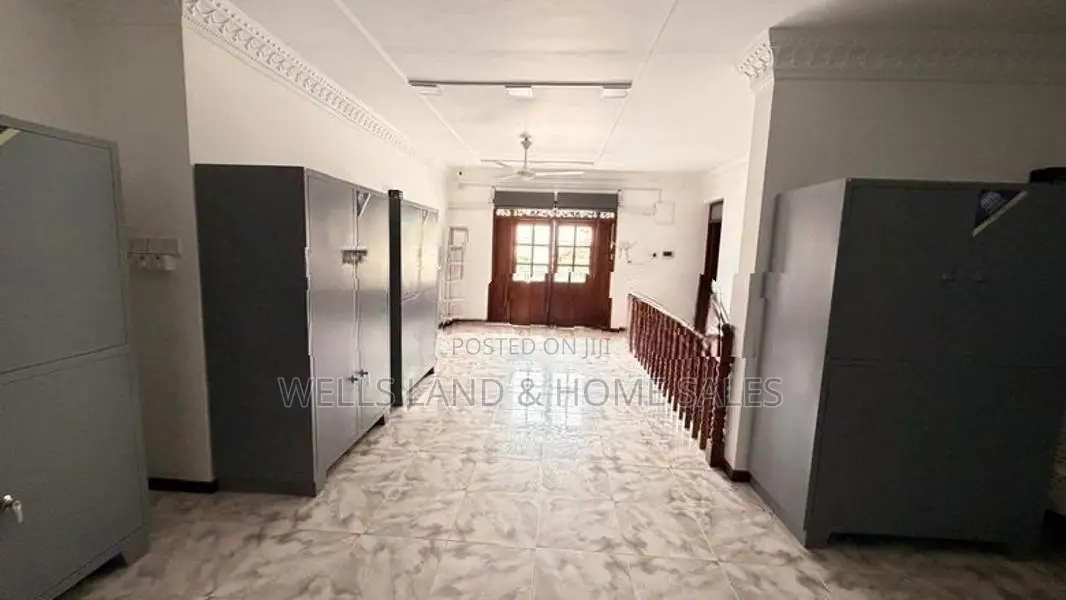 Furnished 9 Bedrooms House For Rent - Colombo 6