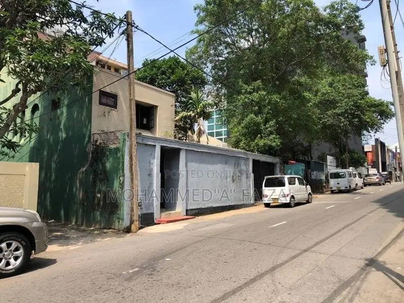 Warehouse with Store For Rent in Vivekanantha Road Wellawatte Colombo.
