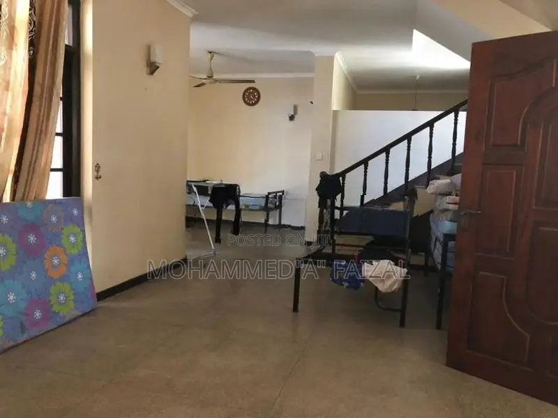 House for Rent in Vivekanantha Road Wellawatte Colombo.06