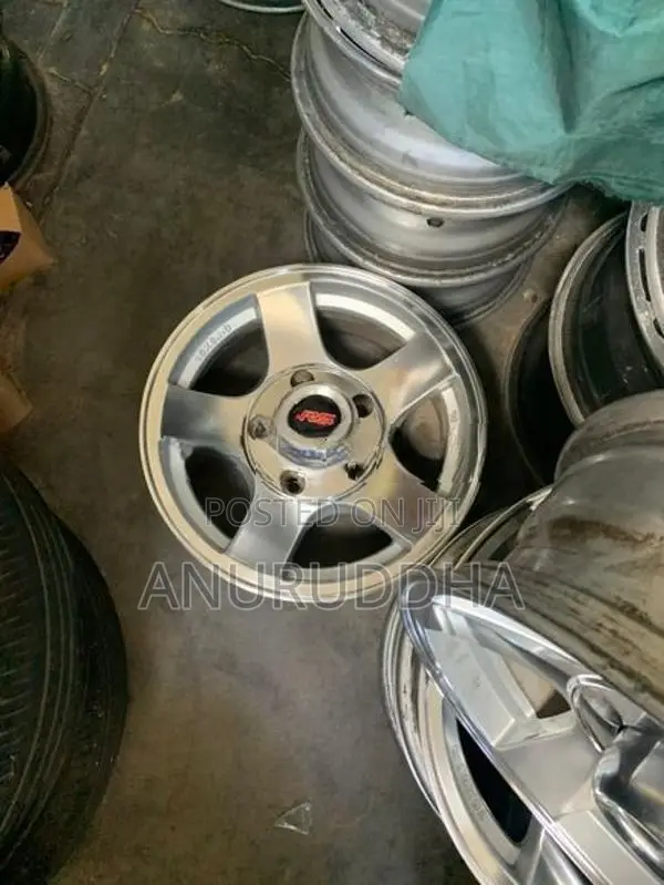 15” Alloy Wheels