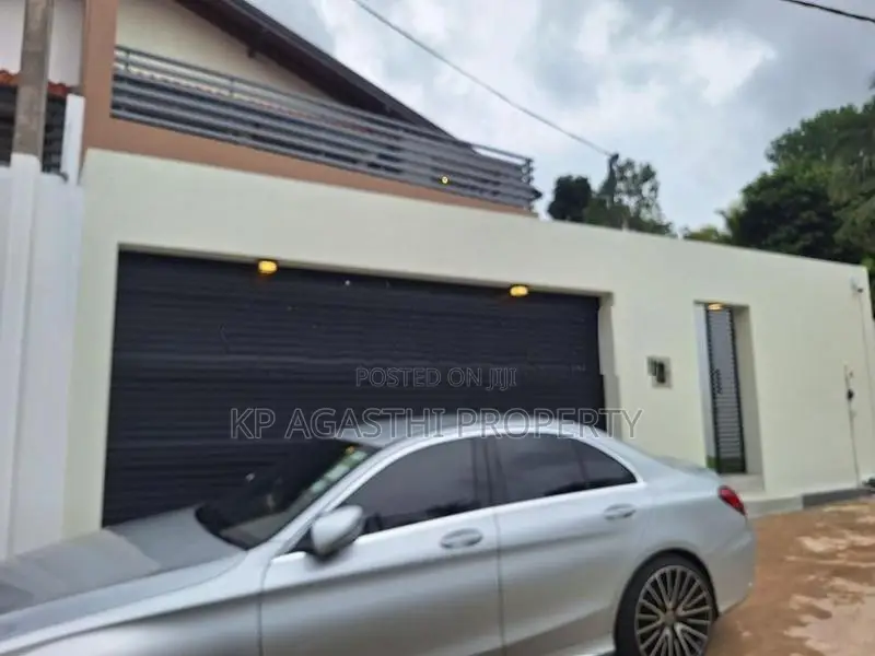 Luxury House for Sale in Battaramulla
