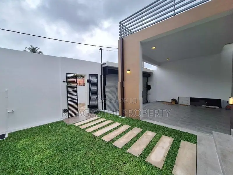 Luxury House for Sale in Battaramulla