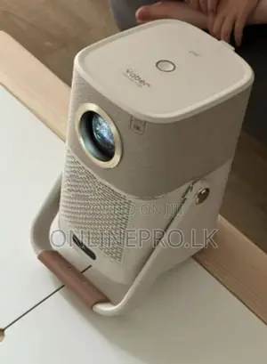 Carryable Projector with Screen