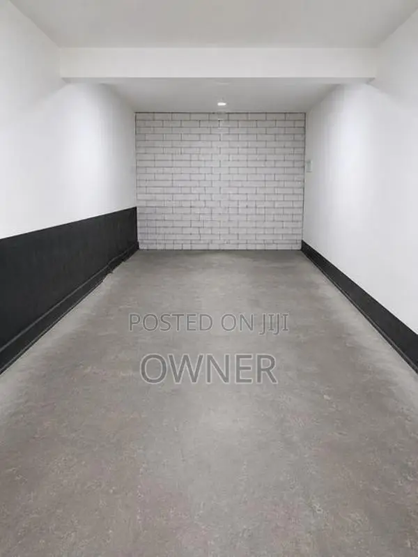 300 Sq. Ft. Secure Storage Building for Rent in Katubedda Moratuwa