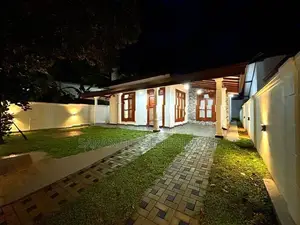 BRand-New House With 3 Bedrooms - Modern Design Homagama Godagama