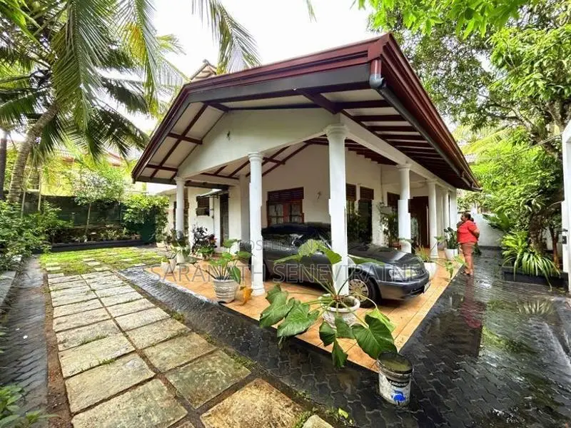 House for sale in Off Yakkala Town - Gampaha District