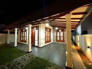 BRand-New House With 3 Bedrooms - Modern Design Homagama Godagama