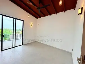 Battaramulla Thalahena 5 BR Luxury House For Sale