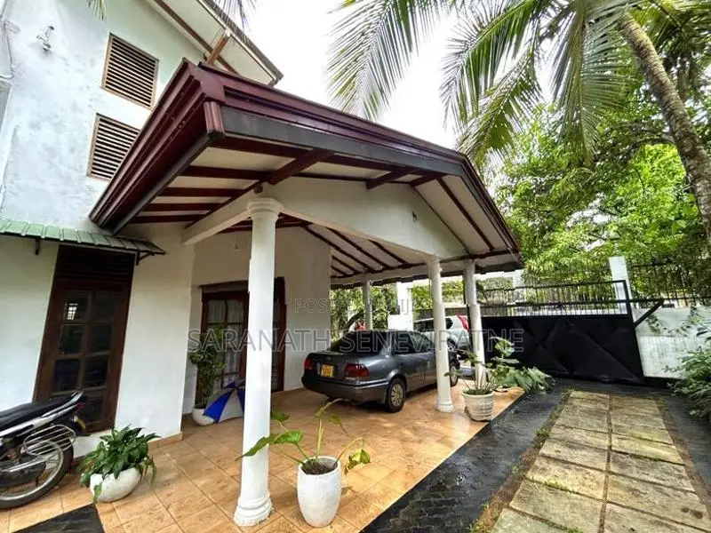 House for sale in Off Yakkala Town - Gampaha District