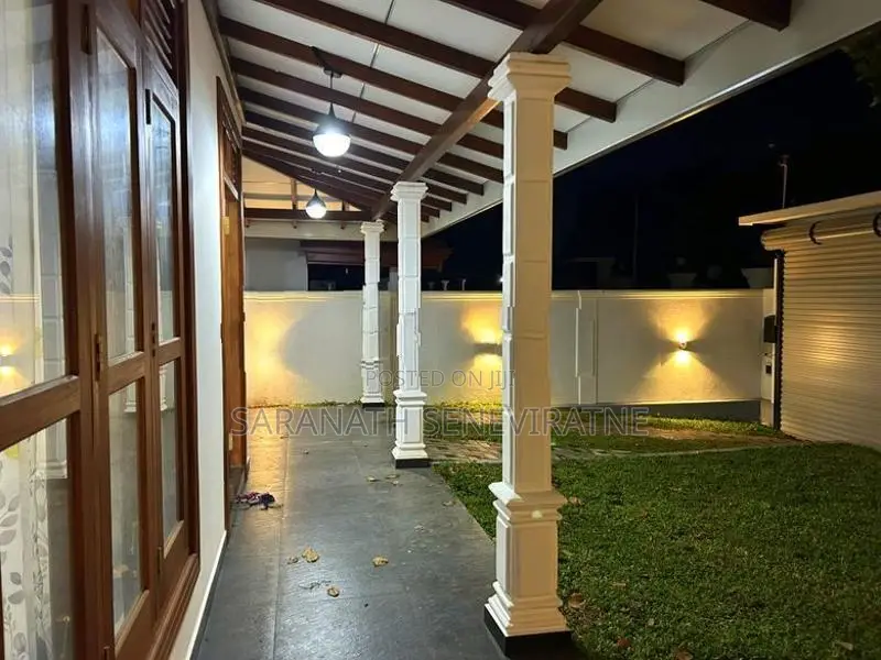 BRand-New House With 3 Bedrooms - Modern Design Homagama Godagama