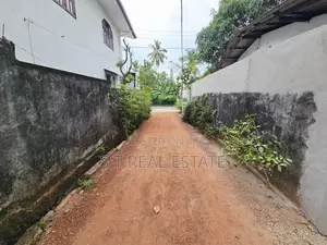 13.7P Residential Land For Sale In Embuldeniya