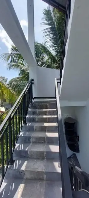 Aluthgama : (15.5P) 3-Storey Building for Sale in Kaluwamodara
