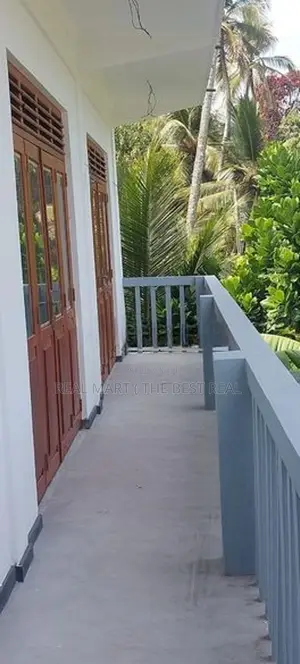 Aluthgama : (15.5P) 3-Storey Building for Sale in Kaluwamodara