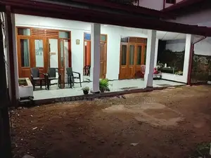 House in Ragama Heen Kanda For Sale - 750 meters to Horape Train Stati