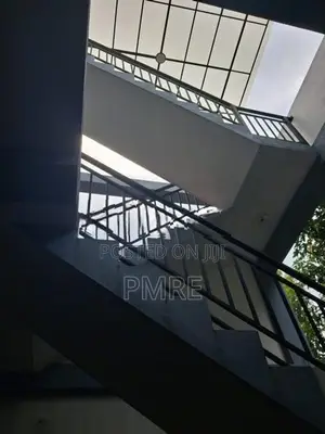 COMMERCIAL BUILDING FOR RENT