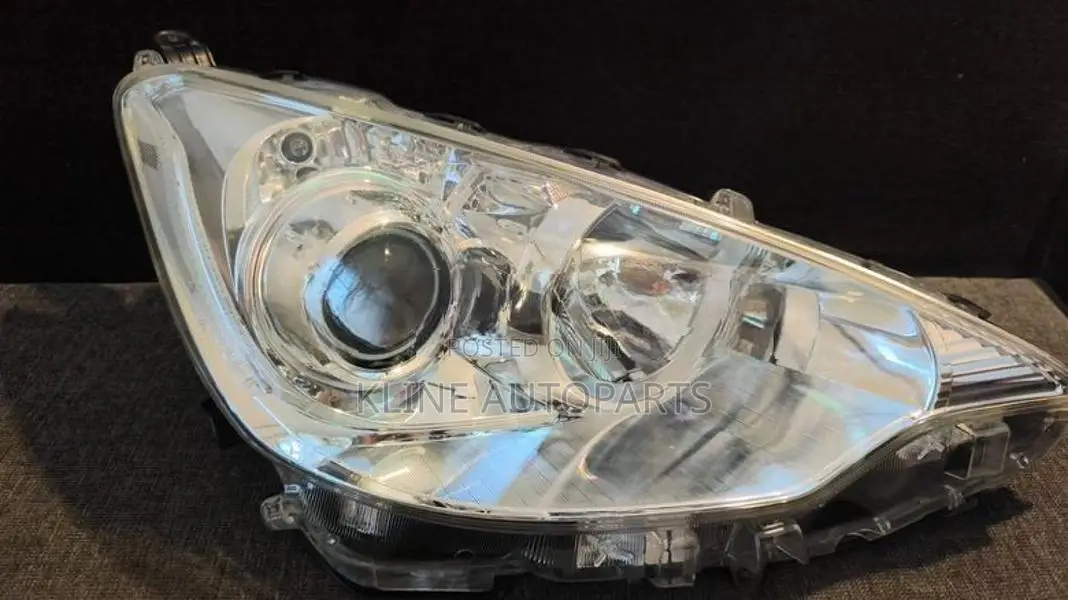 Toyota Aqua Headlight/Black bass lights