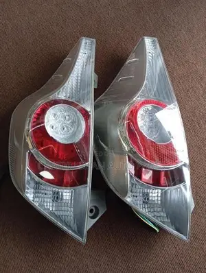 toyota aqua tail light
