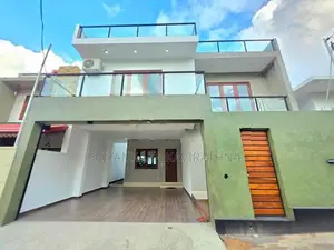 Brand New Mordern 3 Storied House in Piliyandala
