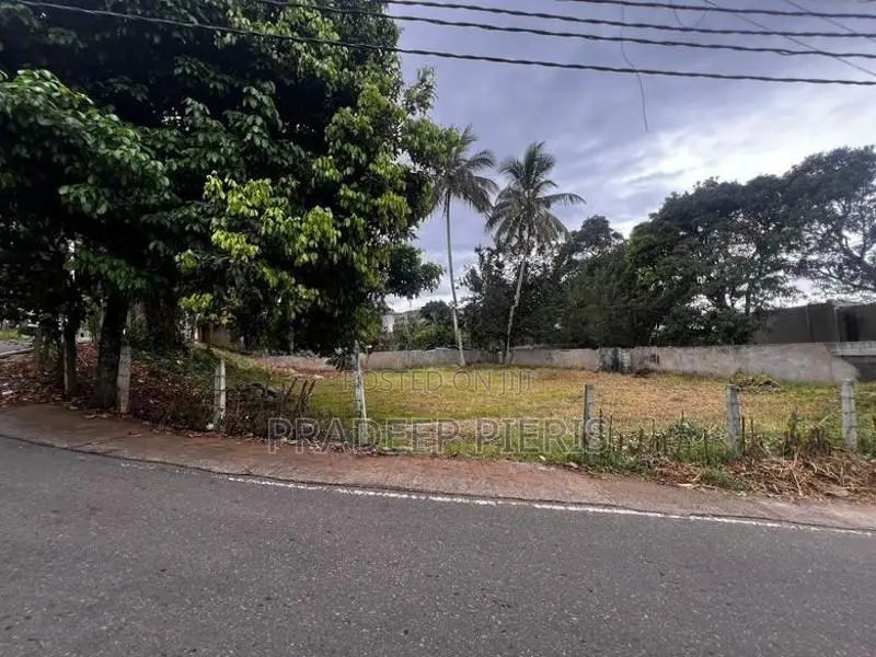 23 Perches Flat Land for Sale in Herassagala