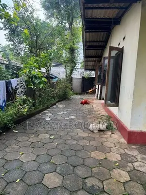 Nugegoda 19 Perches of Land with House for Sale