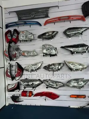 Toyota Aqua Headlight/Black bass lights