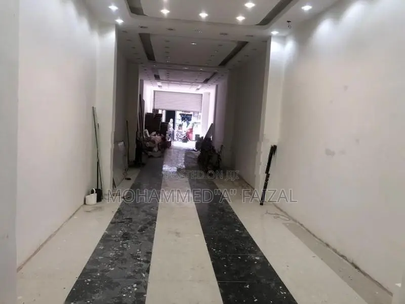 Commercial Building For Sale in Messanger Street Colombo12