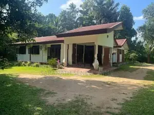 Land With Single Storey House in Kurunegala Gokaralla 85 p (30/54)