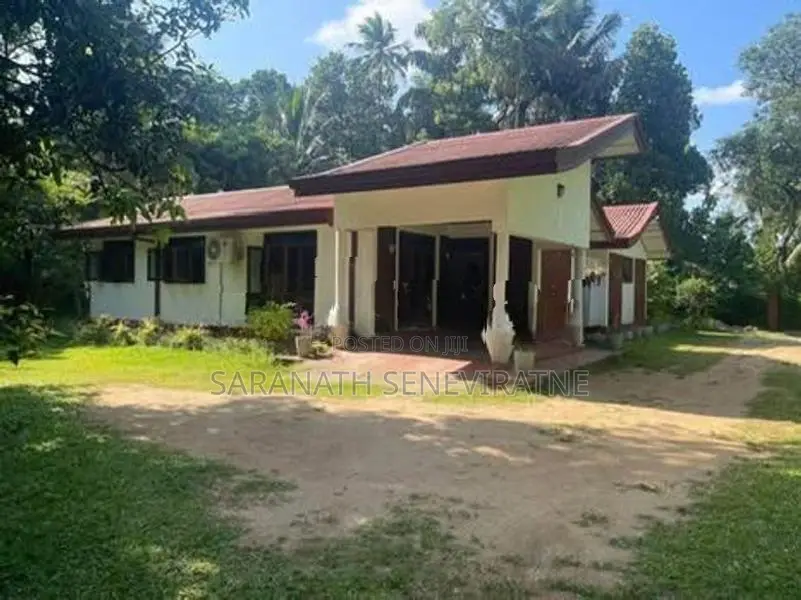 Land With Single Storey House in Kurunegala Gokaralla 85 p (30/54)