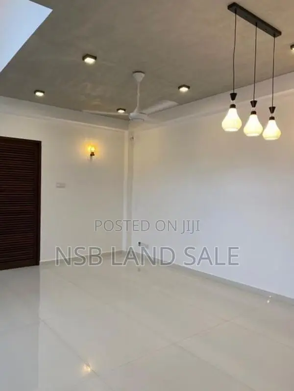 Brad New Super Luxury House for Sale Maththagoda