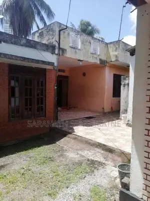 Land in Nawala junction Nugegoda With 3 Houses