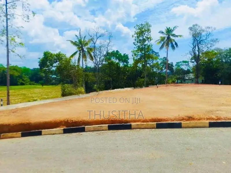 Matara Kekanadura නගරයට නුදුරින් ඉඩමක් විකිණීමට